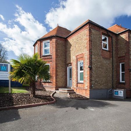 Asperion Hotel Guildford Esterno foto