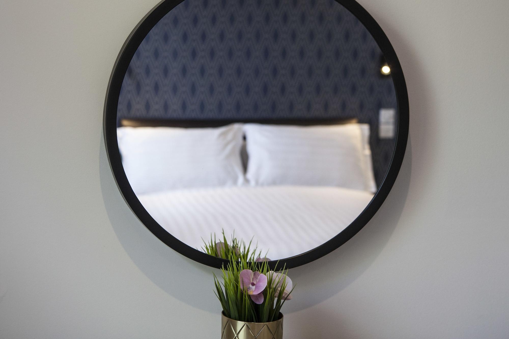 Asperion Hotel Guildford Esterno foto