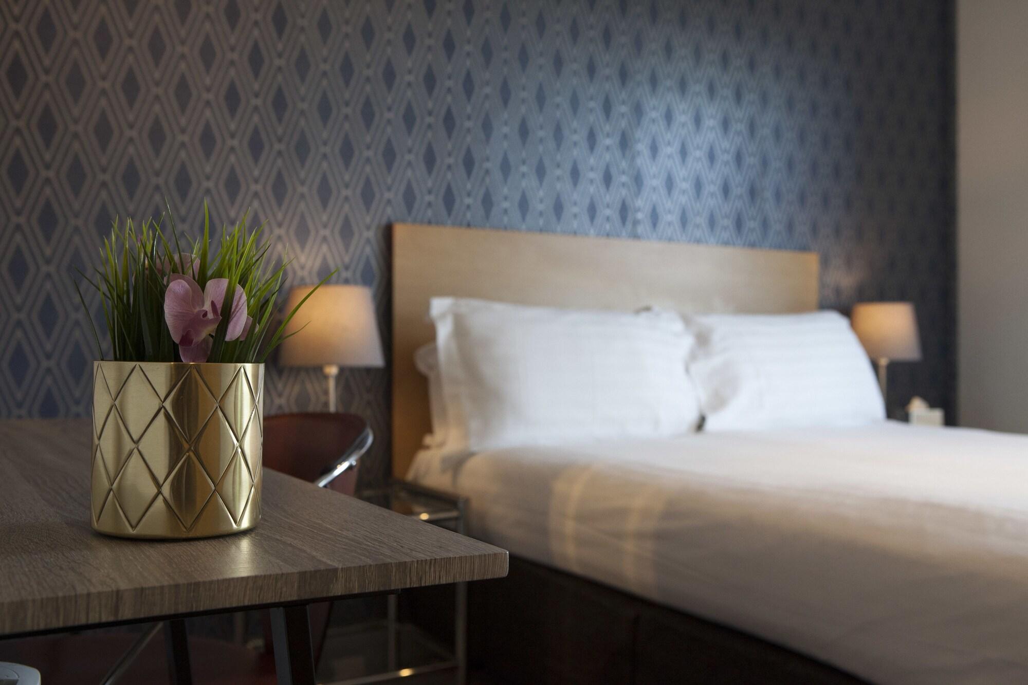 Asperion Hotel Guildford Esterno foto