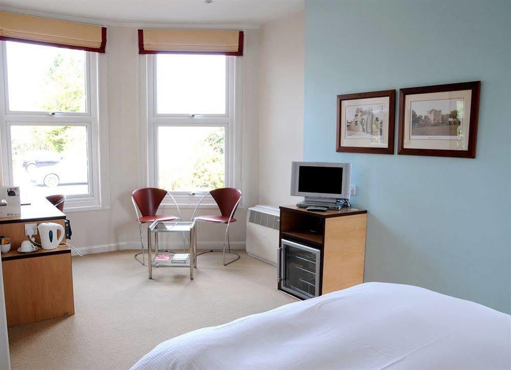 Asperion Hotel Guildford Esterno foto