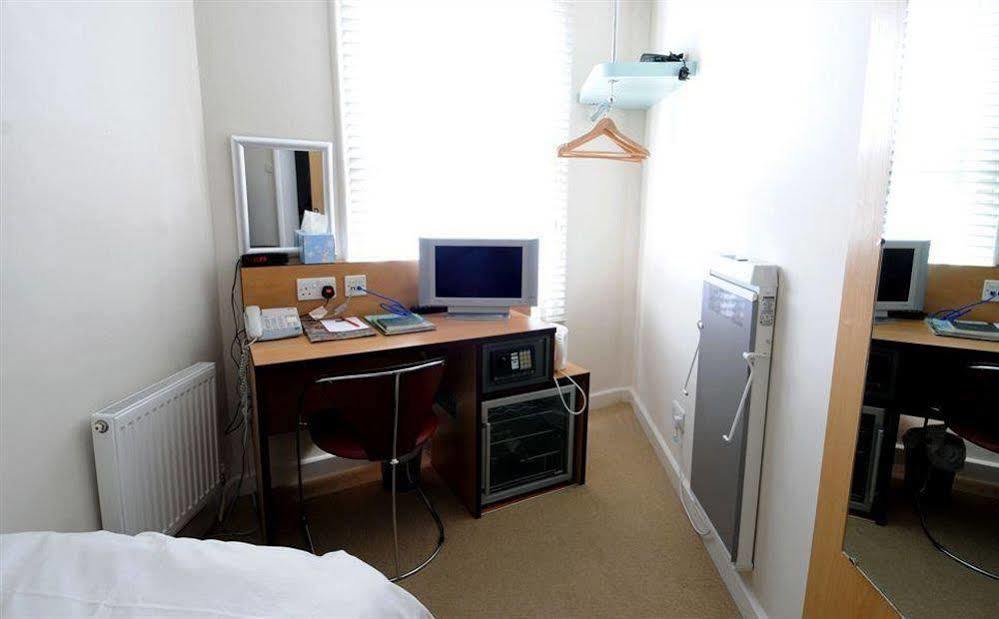 Asperion Hotel Guildford Esterno foto